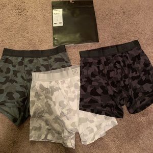 Lululemon Men’s Underwear 5” inseam medium 3 pack